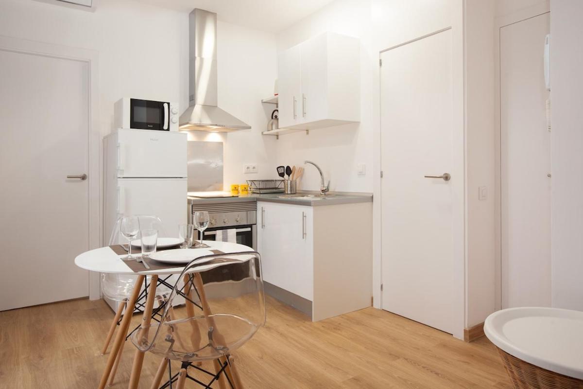 Lejlighed Flat With Balcony Next To The Beach, Sv Barcelona